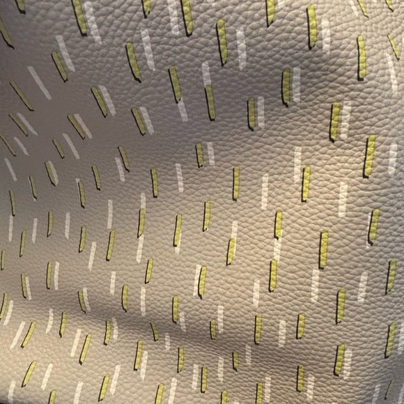 Thirty-one Elegant Gray and Tan Tote Bag - Picture 4 of 5